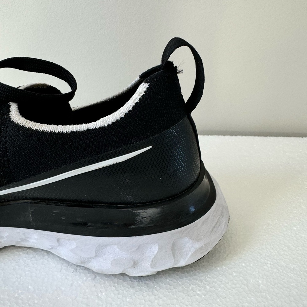 Nike Epic React Flyknit 2 - image 5